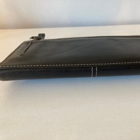 Kenneth Cole Black Leather Wallet - Picture 2 of 7